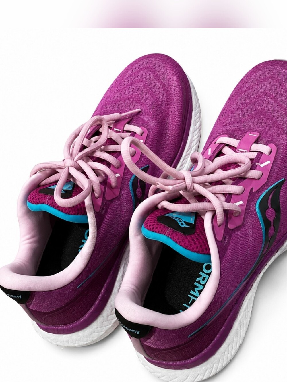 Saucony Triumph 19 Women’s Size 8 Razzle Blaze Running Shoes Purple Pink